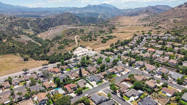904 Silver Cloud Street, Thousand Oaks, CA 91360