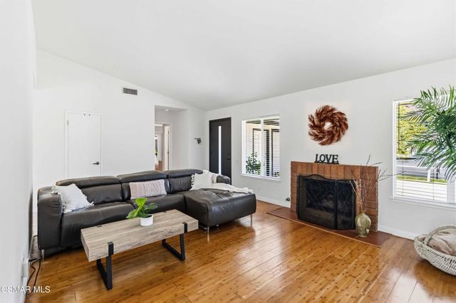 904 Silver Cloud Street, Thousand Oaks, CA 91360