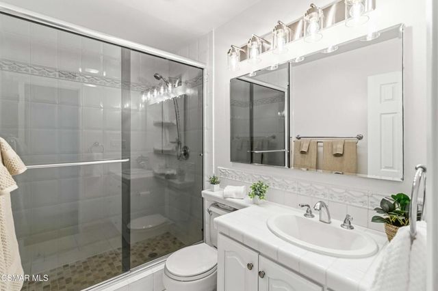 904 Silver Cloud Street, Thousand Oaks, CA 91360
