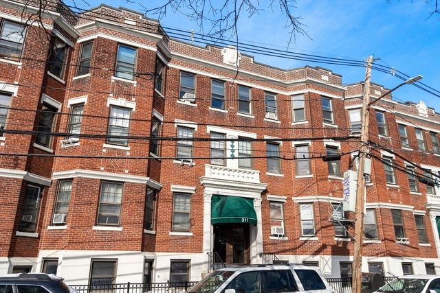 311 Allston St 11, Boston, MA 02135