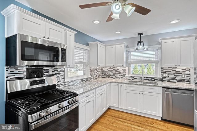 17 CHARLES AVE, Stewartstown, PA 17363