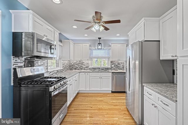 17 CHARLES AVE, Stewartstown, PA 17363