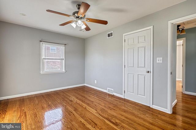 17 CHARLES AVE, Stewartstown, PA 17363