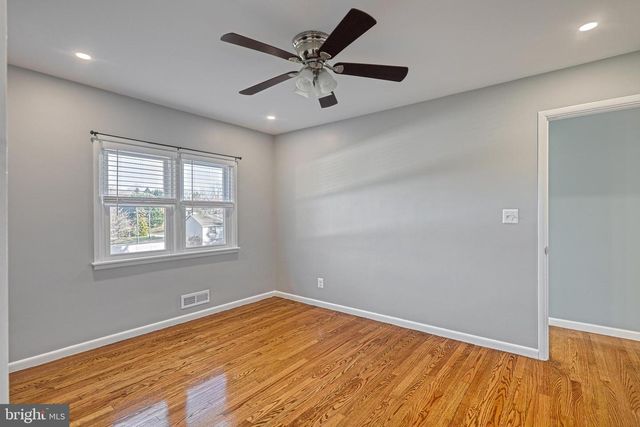 17 CHARLES AVE, Stewartstown, PA 17363