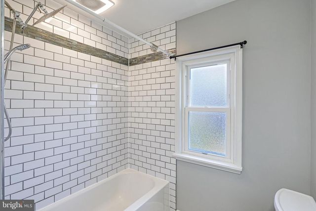 17 CHARLES AVE, Stewartstown, PA 17363