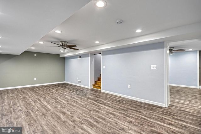 17 CHARLES AVE, Stewartstown, PA 17363