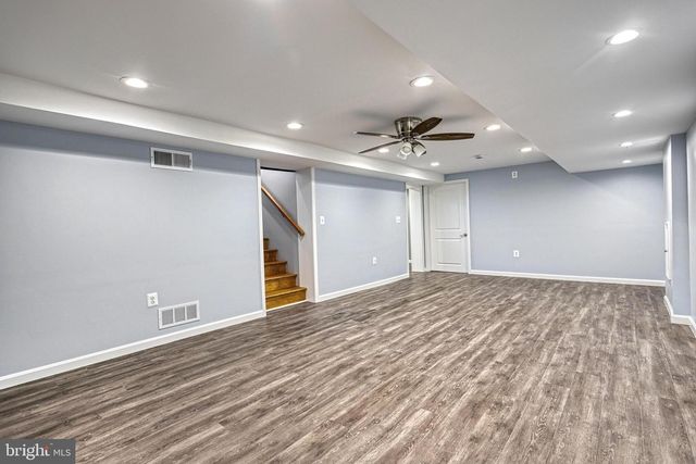 17 CHARLES AVE, Stewartstown, PA 17363