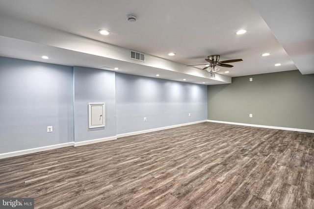 17 CHARLES AVE, Stewartstown, PA 17363