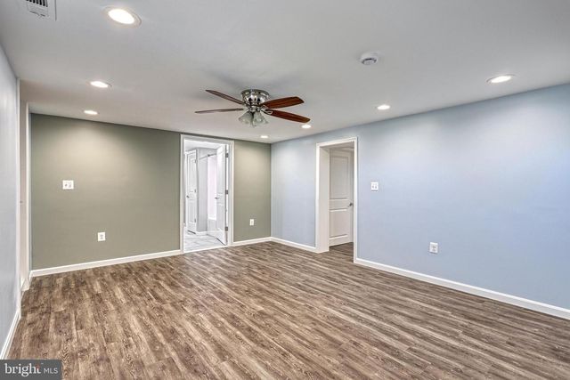 17 CHARLES AVE, Stewartstown, PA 17363