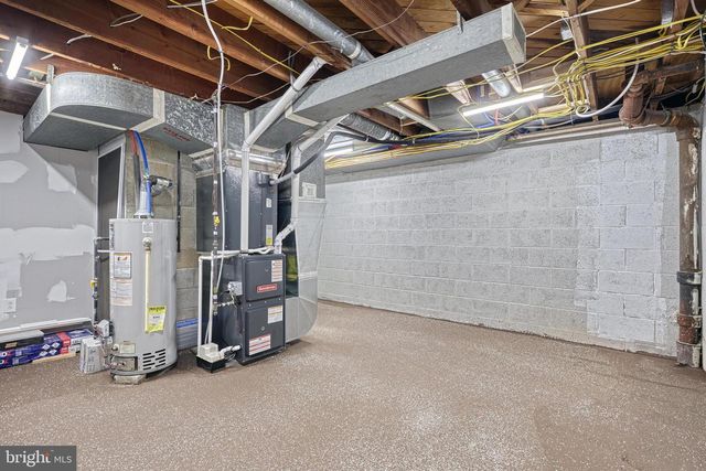 17 CHARLES AVE, Stewartstown, PA 17363