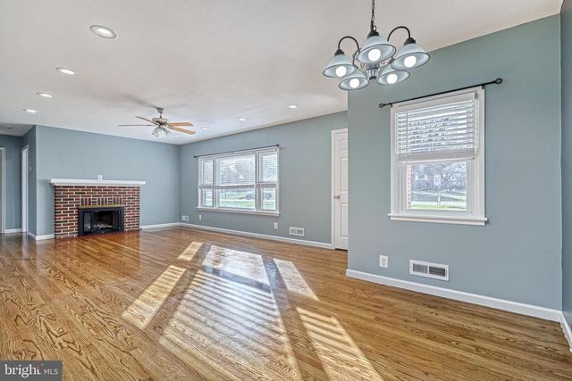 17 CHARLES AVE, Stewartstown, PA 17363