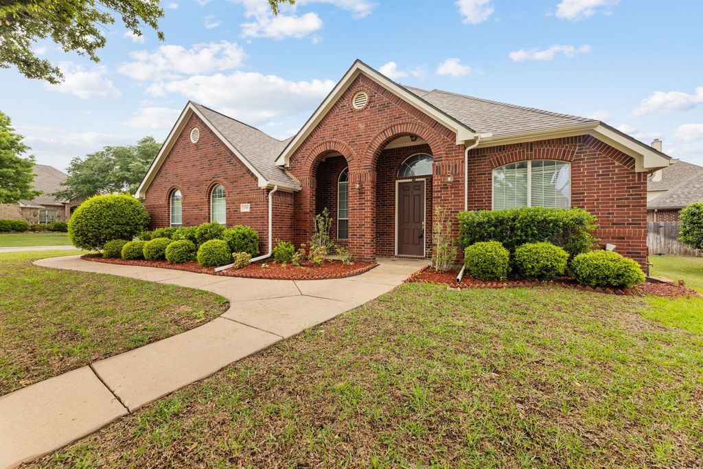 1716 Yarmouth Lane, Mansfield, TX 76063