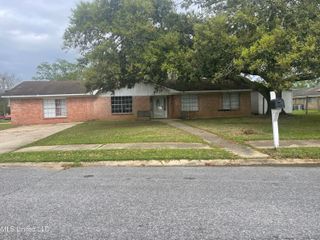 3610 Alandale Street, Pascagoula, MS 39581