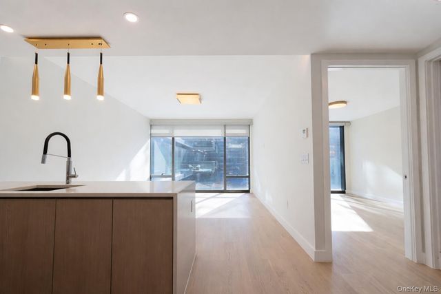 38-20 Parsons Boulevard 426, Flushing, NY 11354