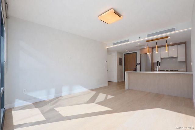 38-20 Parsons Boulevard 426, Flushing, NY 11354