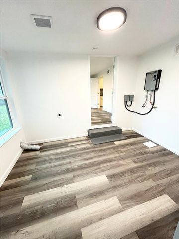 635 White Ave, Rockdale, TX 76567