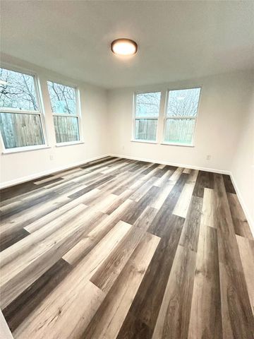 635 White Ave, Rockdale, TX 76567