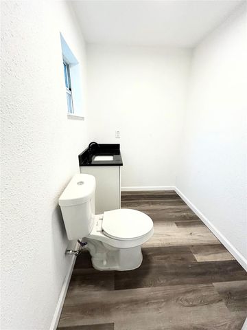 635 White Ave, Rockdale, TX 76567