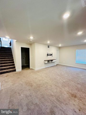 5835 KATE CHOPIN PL, White Plains, MD 20695