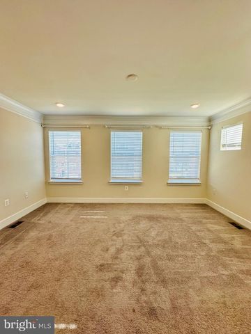 5835 KATE CHOPIN PL, White Plains, MD 20695