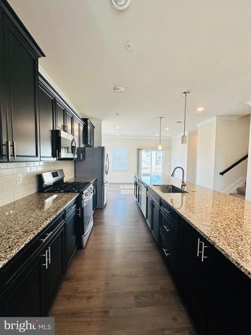 5835 KATE CHOPIN PL, White Plains, MD 20695