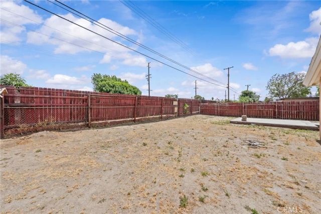 7115 Newbury, San Bernardino, CA 92404