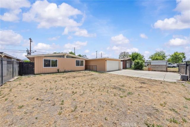 7115 Newbury, San Bernardino, CA 92404
