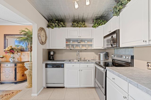 581 Mansfield N, Boca Raton, FL 33434