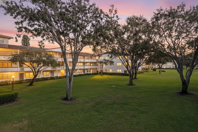 581 Mansfield N, Boca Raton, FL 33434