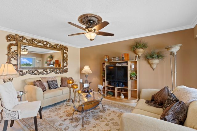 581 Mansfield N, Boca Raton, FL 33434