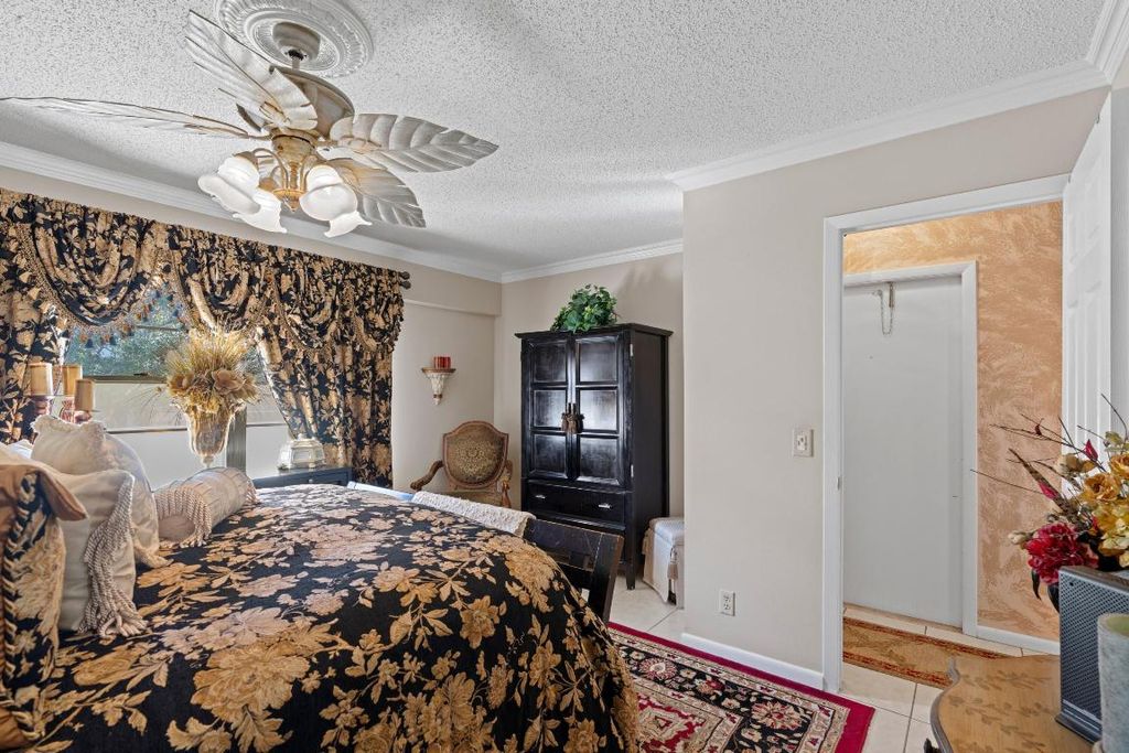 Image 14 of property listing at 581 Mansfield N, Boca Raton, FL 33434