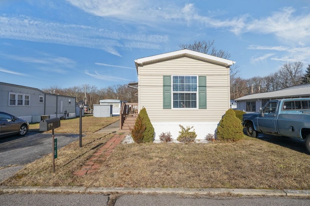 28 Terry Drive, Attleboro, MA 02703