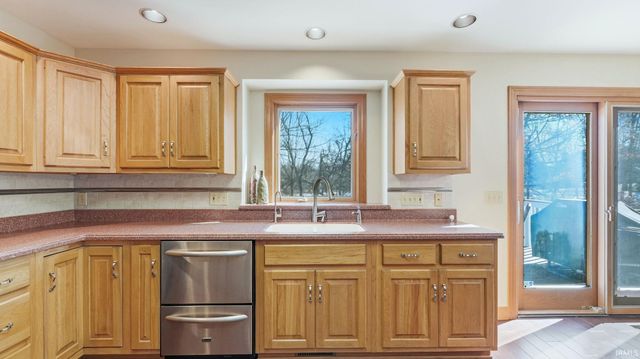 6409 Beaver Creek Court, Fort Wayne, IN 46814