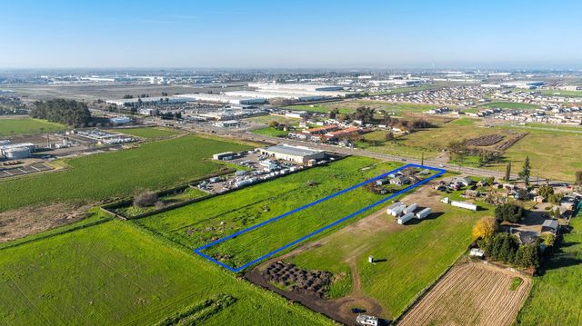 2256 W Yosemite Ave, Manteca, CA 95337