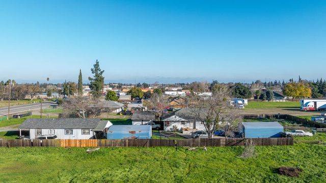 2256 W Yosemite Ave, Manteca, CA 95337