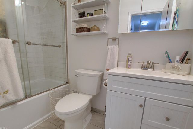 38343 Carolon Blvd, Westland, MI 48185