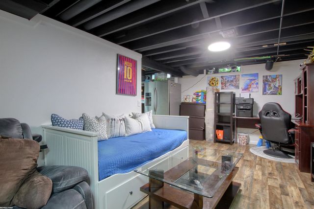 38343 Carolon Blvd, Westland, MI 48185