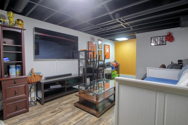 38343 Carolon Blvd, Westland, MI 48185