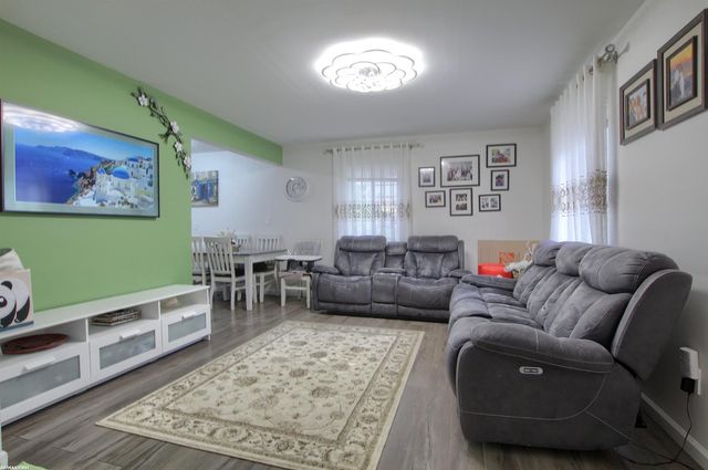 38343 Carolon Blvd, Westland, MI 48185