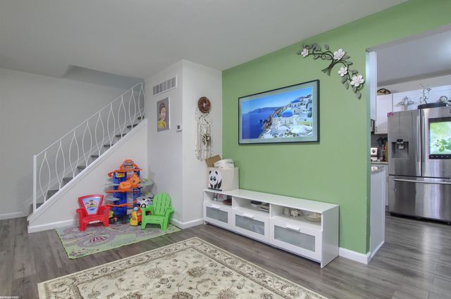 38343 Carolon Blvd, Westland, MI 48185