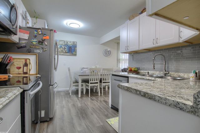 38343 Carolon Blvd, Westland, MI 48185