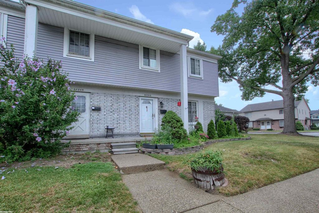 38343 Carolon Blvd, Westland, MI 48185