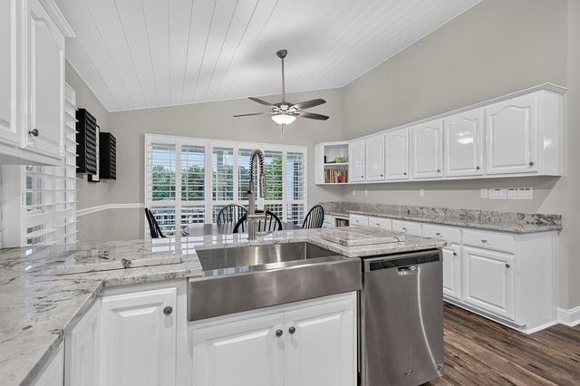 832 W First Street, Blue Ridge, GA 30513