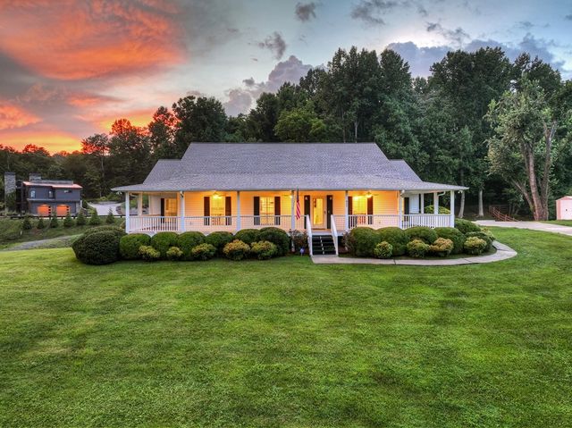 832 W First Street, Blue Ridge, GA 30513