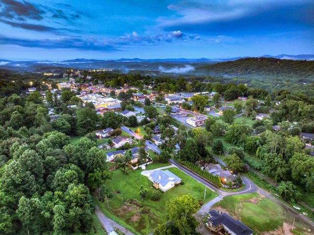 832 W First Street, Blue Ridge, GA 30513