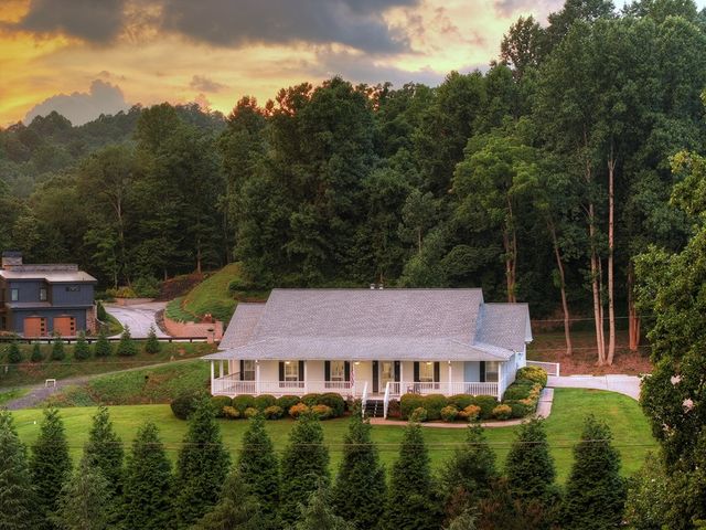 832 W First Street, Blue Ridge, GA 30513
