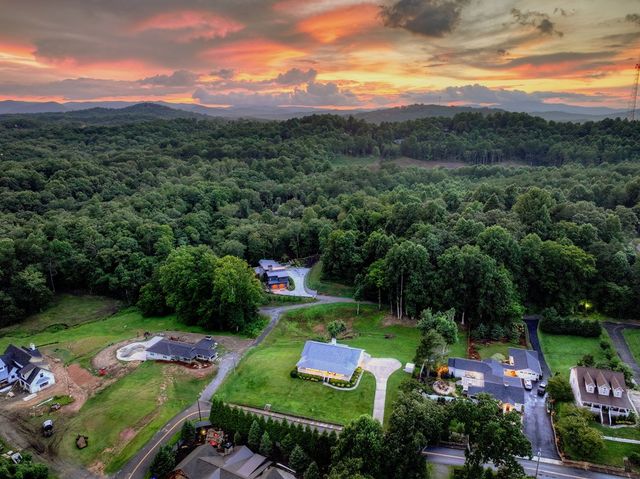 832 W First Street, Blue Ridge, GA 30513