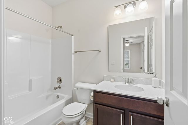 4298 Red Barn Drive, Whitestown, IN 46075