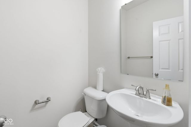 4298 Red Barn Drive, Whitestown, IN 46075