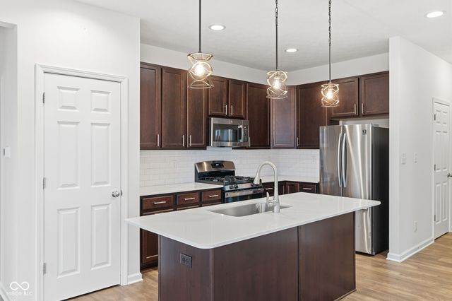 4298 Red Barn Drive, Whitestown, IN 46075